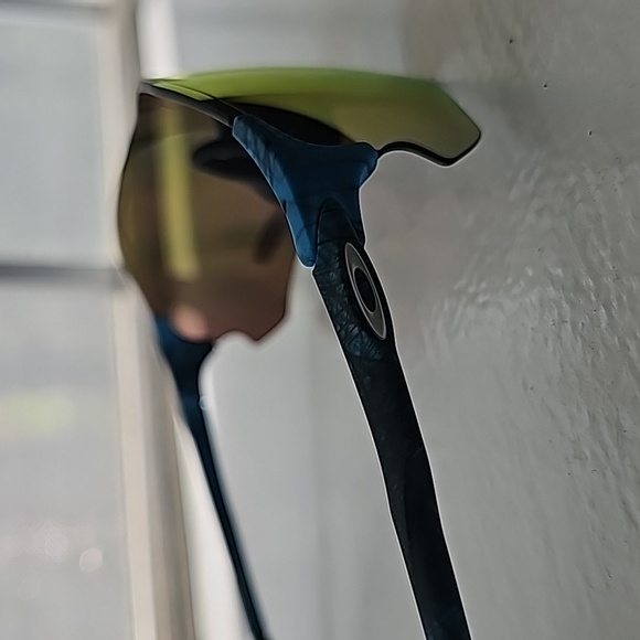 Oakley Men's Sunglasses - Picture 4 of 10